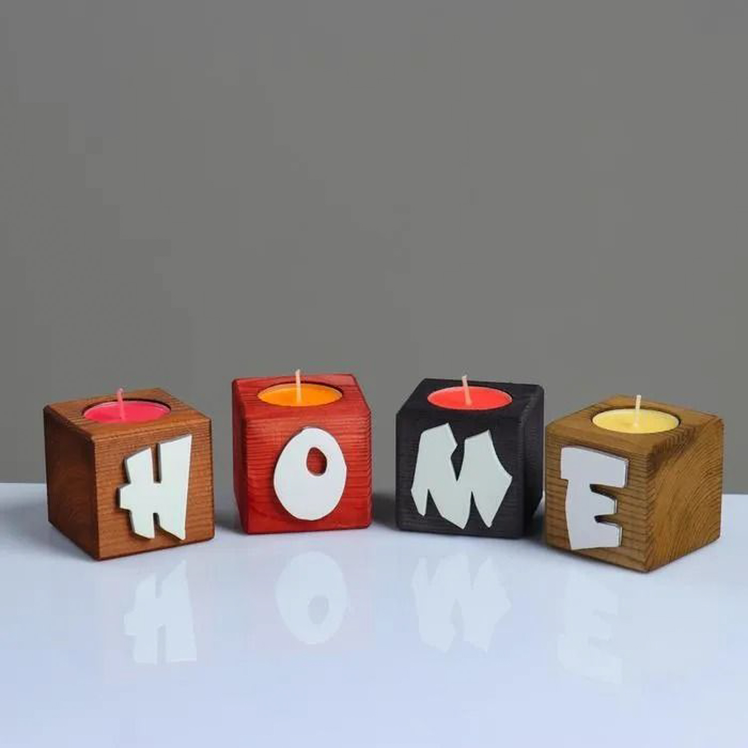 Подсвечник для интерьера 4 шт с надписью HOME, цвет: "Микс", аромат: ягодно-фруктовый микс 5381416