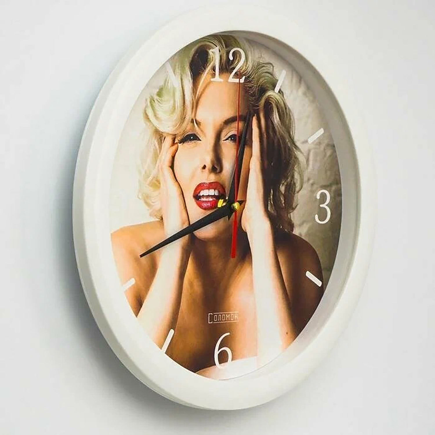 Часы настенные «Мерлин Монро», белый обод, 28х28 см