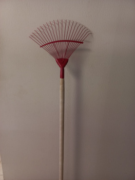 Грабли веерные 22-зуб проволочные крашенные усиленные с черенком Н.Новгород *10 Грабли веерные 22-зуб проволочные крашенные усиленные с черенком Н.Новгород *10