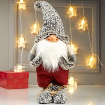 Кукла интерьерная "Дедушка в бордовых штанах и серой куртке" 42х12х17 см 4822653